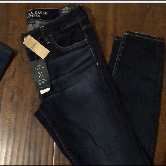 New!!! Women’s Levis and American Eagle Jeans  👖 - Picture 2 of 2